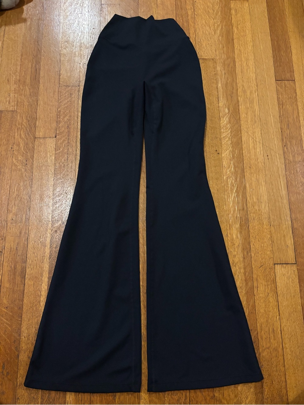 CSB Form Invisible Scrunch Flare Leggings